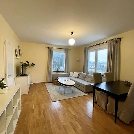 Trivsamma Lagenheter Med Fri Parkering Apartamento Estocolmo Exterior foto