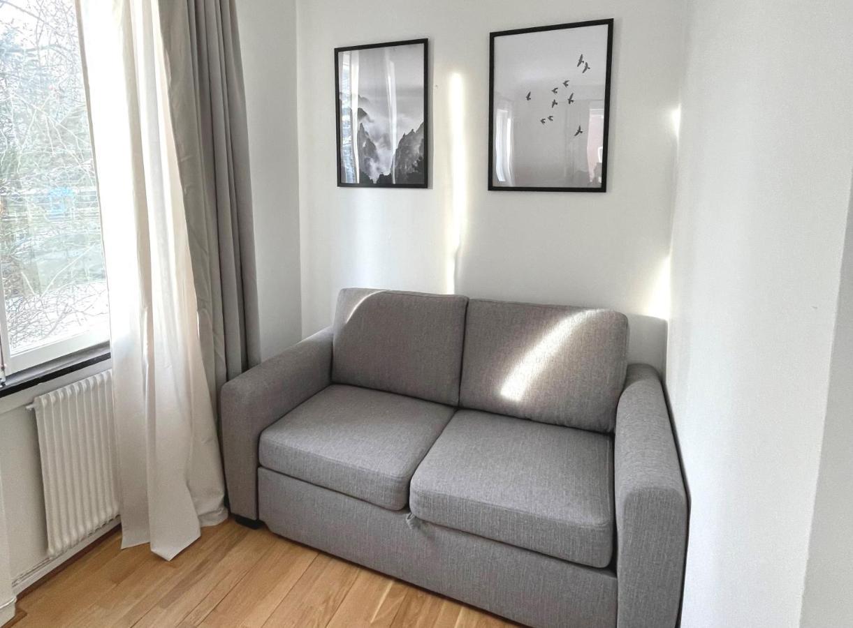 Trivsamma Lagenheter Med Fri Parkering Apartamento Estocolmo Exterior foto